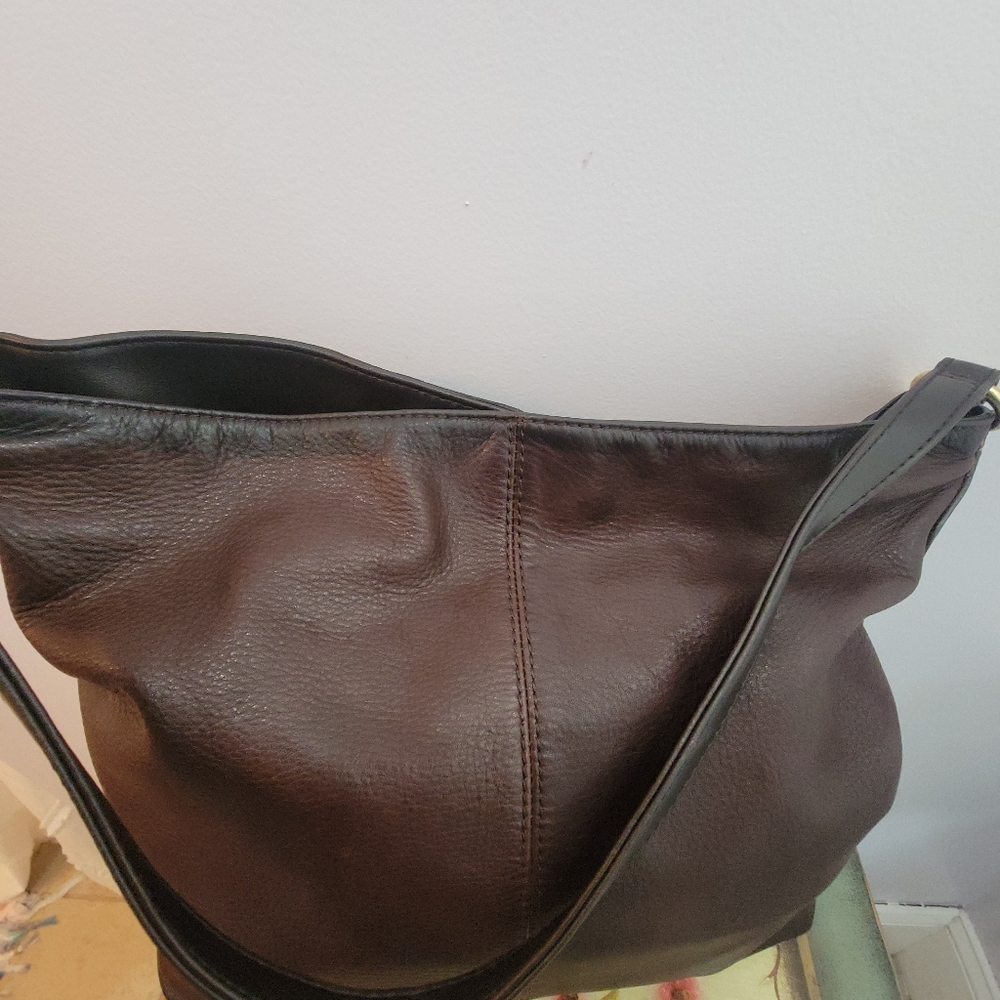 Apostrophe Brown Soft and Supple Pebble Grain Leather Slouchy Hobo Shoulder Bag - Picture 13 of 15